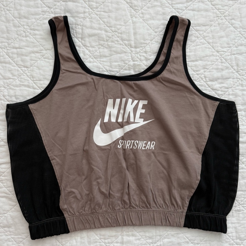 Cute Nike Top size L
